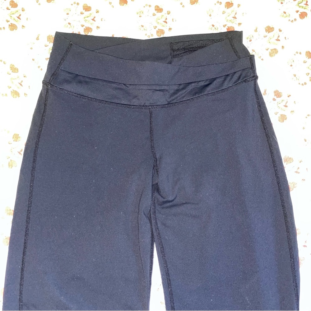 Lululemon Athletica straight leg Leggings